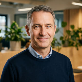 Profilfoto von James Mitchell, aufgeführt als Chief Executive Officer bei Kühn Pfandtragenz