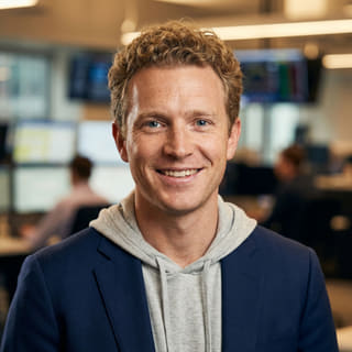 Ryan Brooks, bei Kühn Pfandtragenz als leitender Trading-Analyst aufgeführt, im Profilbild
